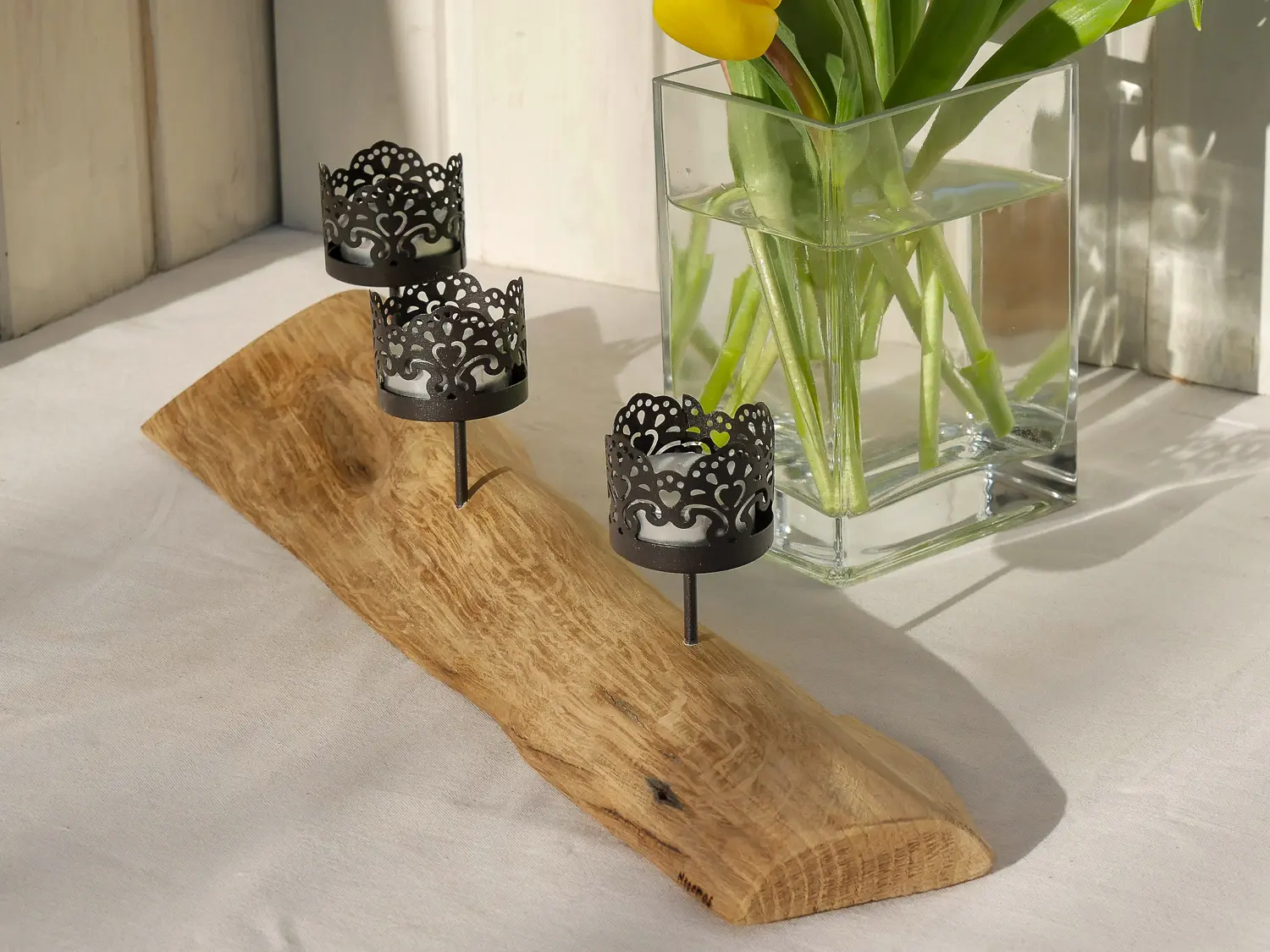 Minimalistische Tischdeko aus Altholz-Eiche, upgecycelter Zaunpfahl mit glatter Oberfläche. Nachhaltig & handgefertigt!