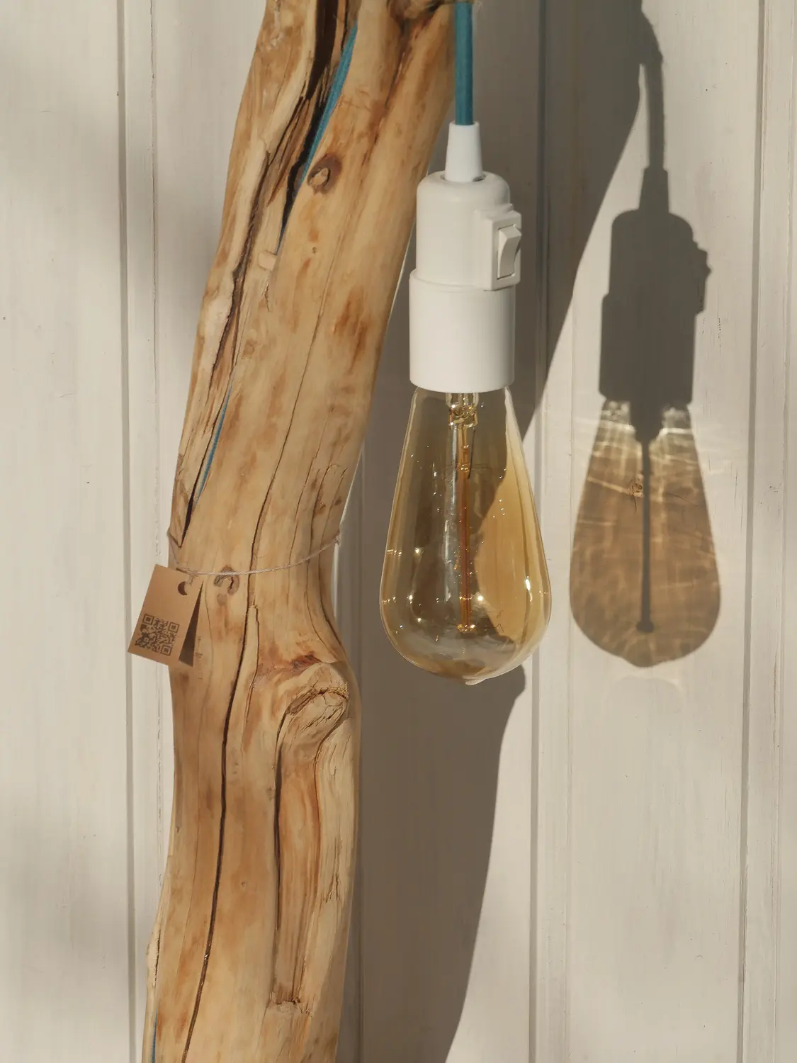 Treibholz Lampe als rustikale Holzleuchte - nachhaltig & handgefertigt