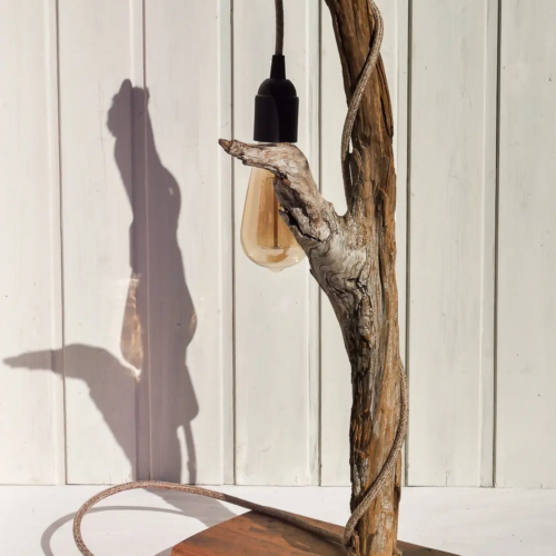 Nachhaltige Wohndeko Unikat Lampe aus Schwemmholz im skandinavischen Design