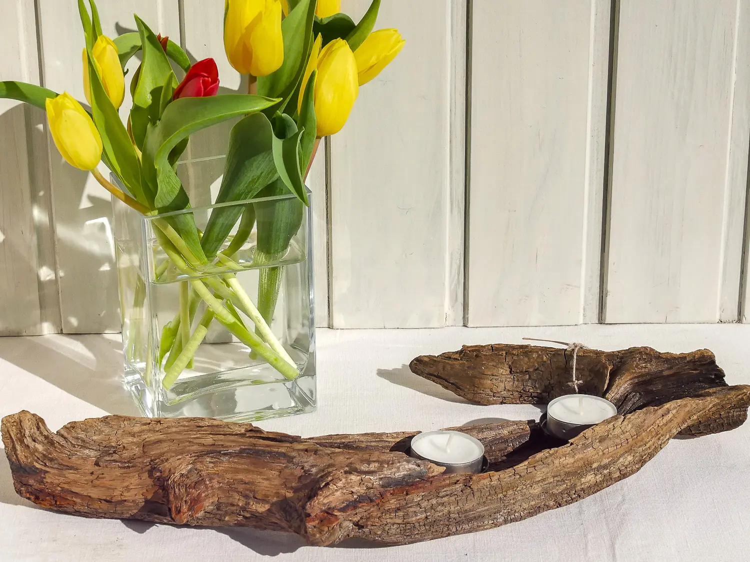 Nachhaltige Wohndeko aus Holz – rustikaler Wurzelholz-Kerzenständer Rör, Unikat aus Naturmaterialien. Nachhaltig, handgefertig - Hygge!