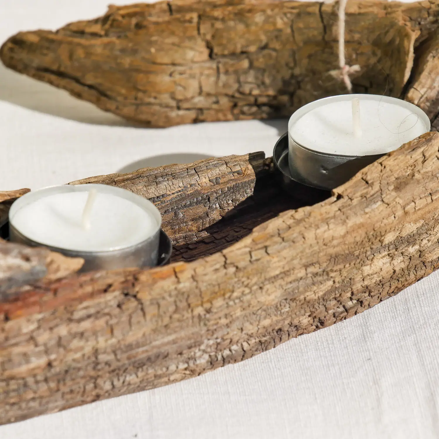 Nachhaltige Wohndeko aus Holz – rustikaler Wurzelholz-Kerzenständer Rör, Unikat aus Naturmaterialien. Nachhaltig, handgefertig - Hygge!